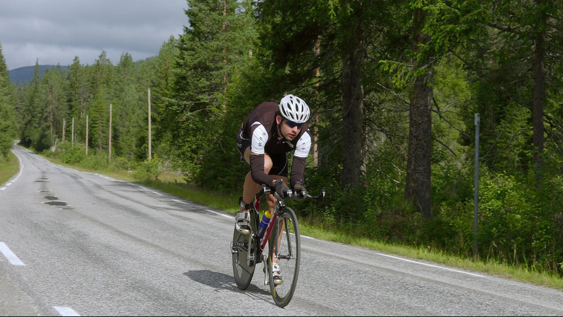 巴萨防守回暖，年轻后卫展现潜力，巴萨后防阵容